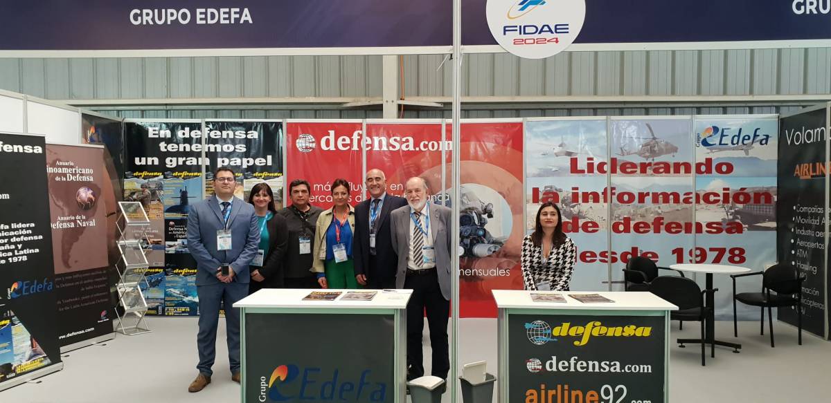Parte del equipo de Grupo Edefa en la última edición de FIDAE, en Santiago de Chile. Parte del equipo de Grupo Edefa en la última edición de FIDAE, en Santiago de Chile.