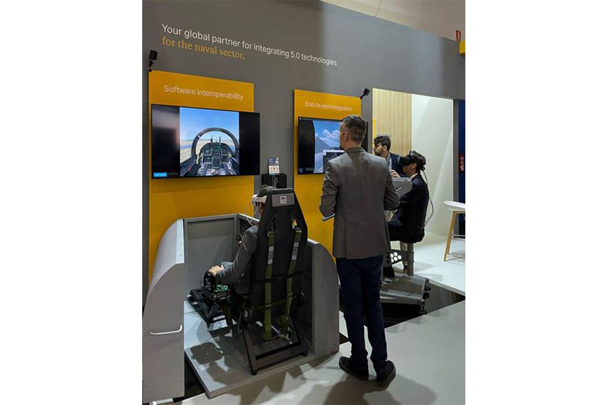 Los dos puestos de simuladores presentes en el estand de CT en Navalia (CT) Los dos puestos de simuladores presentes en el estand de CT en Navalia (CT)