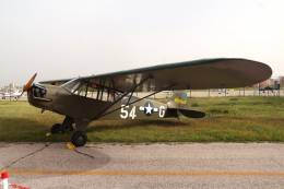 Uno de los Piper L-4 de la FIO participantes en el 80 aniversario de Normanda. (foto Julio Maz)