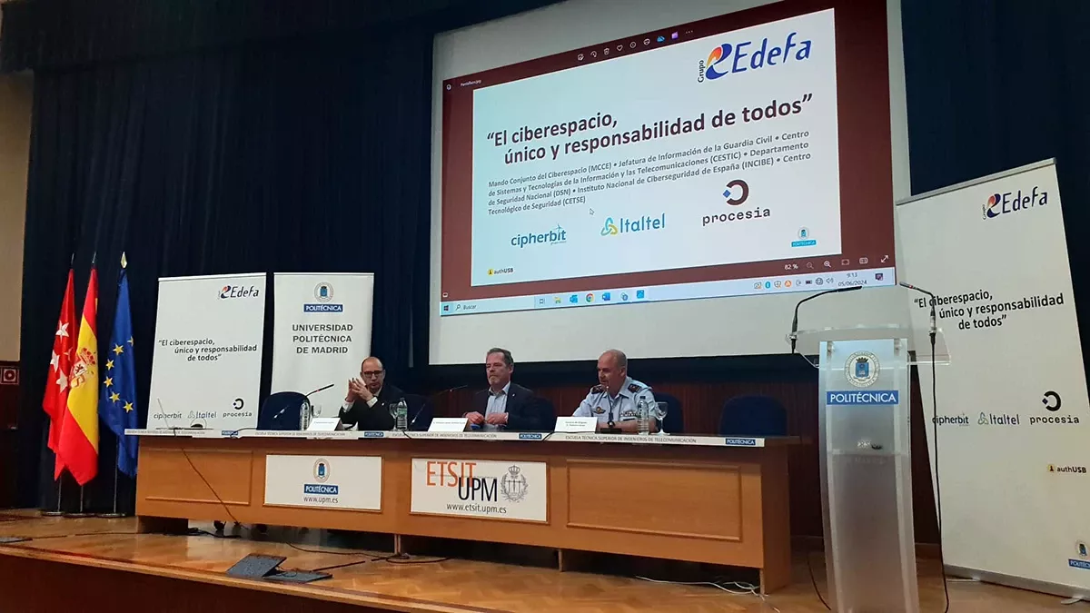 Acto de apertura del evento “El ciberespacio, único y responsabilidad de todos”. Acto de apertura del evento “El ciberespacio, único y responsabilidad de todos”.