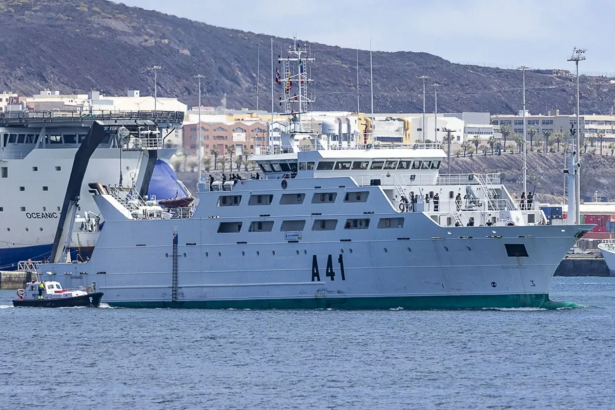 La veterana fragata del tipo F-80, “Santa Maria” saliendo del puerto de Las Palmas de Gran Canaria. La veterana fragata del tipo F-80, “Santa Maria” saliendo del puerto de Las Palmas de Gran Canaria.