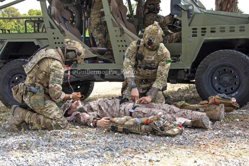 El MOE posee un centro de formación y entrenamiento de sanitarios capaz de replicar ambientes específicos y situaciones de estrés en combate que sumado a la utilización de maniquíes de ultima generación tremendamente realistas dan como resultado a un personal con una cualificación excepcional.