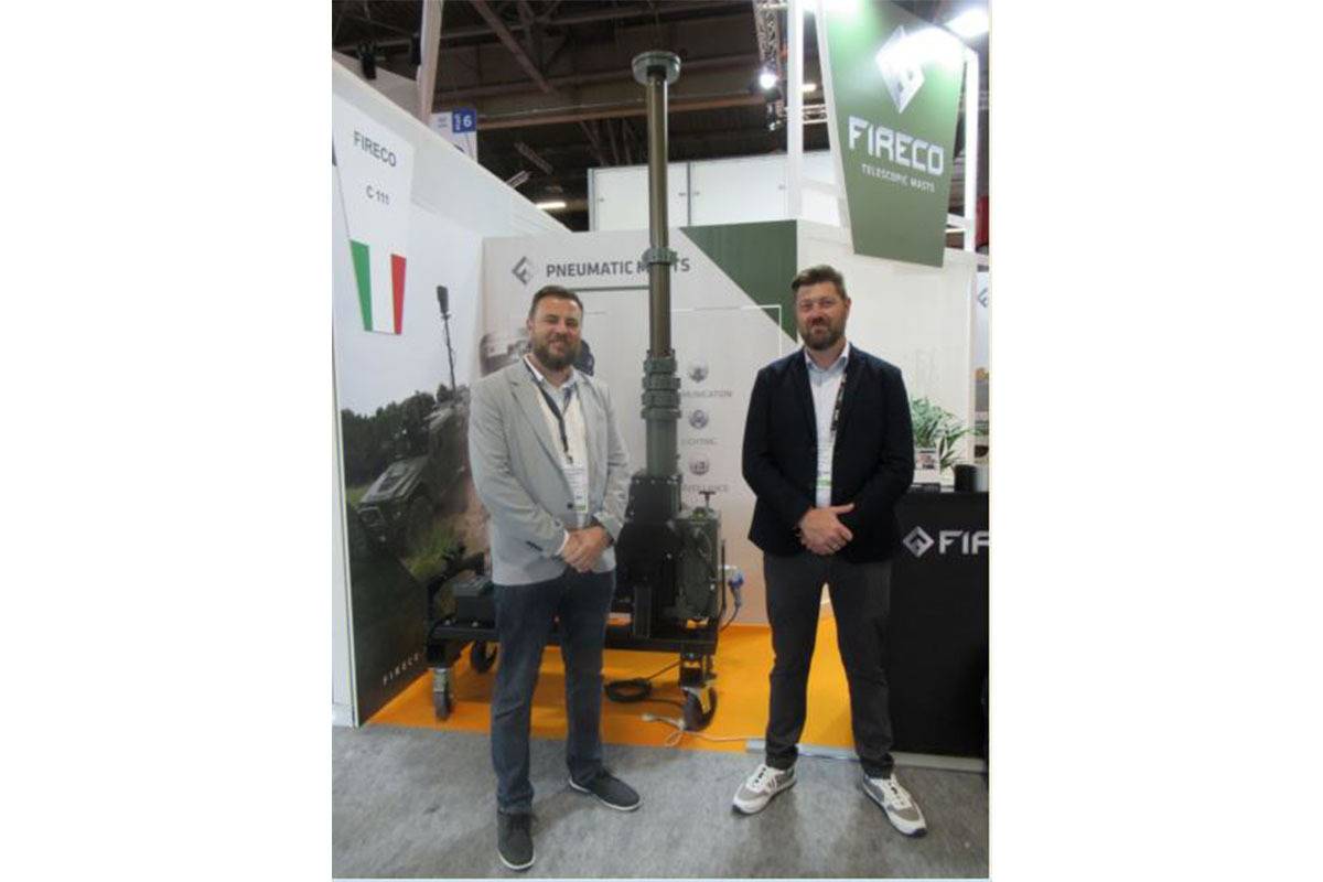 El director general de Hispamast, Iván Mayoral y el responsable del área de Defensa, Rodrigo Valverde (autor) El director general de Hispamast, Iván Mayoral y el responsable del área de Defensa, Rodrigo Valverde (autor)