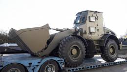 Excavadora Weycor con la cabina blindada para el Ejrcito de Tierra (Solintal LRD)