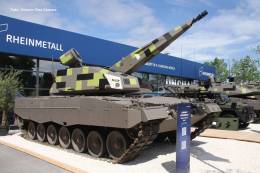 Rheinmetall propone una nueva torre antia�rea de 35mm que puede montarse en los Leopard 2A4. (Octavio D�ez C�mara) 