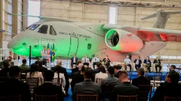 Aeronave KC-390 de la Fuerza A�rea Portuguesa durante el acto oficial de entrega.