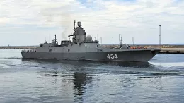 La fragata de misiles guiados rusa Almirante Gorshkov amarrada en el Puerto de La Guaira (Venezuela).