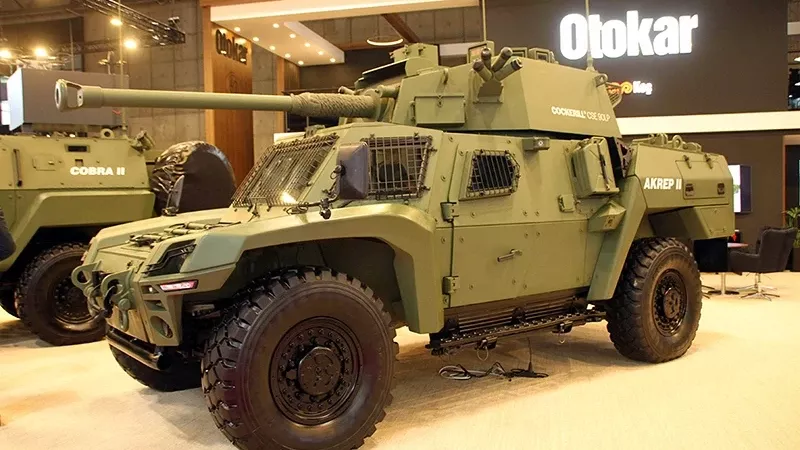 El AKREP II provisto con una torre con cañón de 90mm es sumamente interesante para cometidos de reconocimiento y vigilancia del campo de batalla. Foto: Octavio Díez Cámara El AKREP II provisto con una torre con cañón de 90mm es sumamente interesante para cometidos de reconocimiento y vigilancia del campo de batalla. Foto: Octavio Díez Cámara