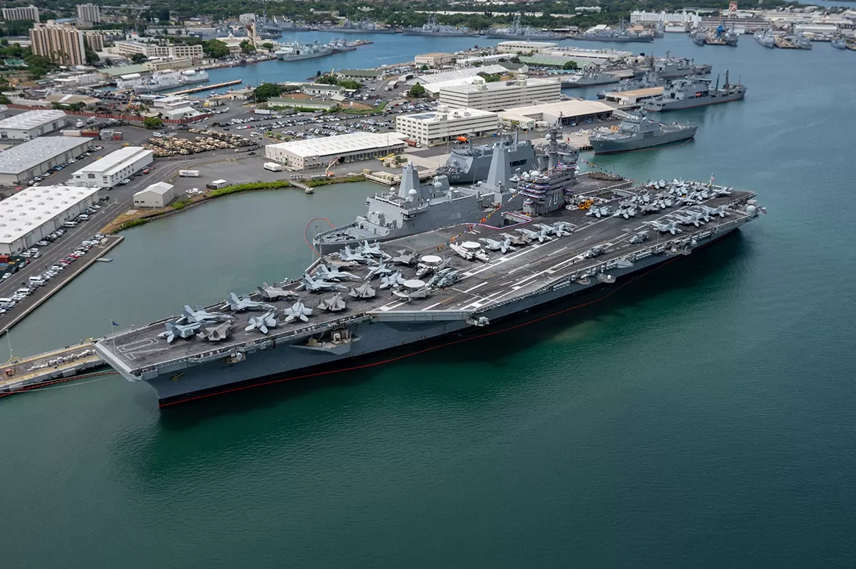 El Portaviones de la Clase Nimitz. USS Carl Vinson (CVN-70). Foto: DIVDS (Defense Visual Information Distribution Service). El Portaviones de la Clase Nimitz. USS Carl Vinson (CVN-70). Foto: DIVDS (Defense Visual Information Distribution Service).