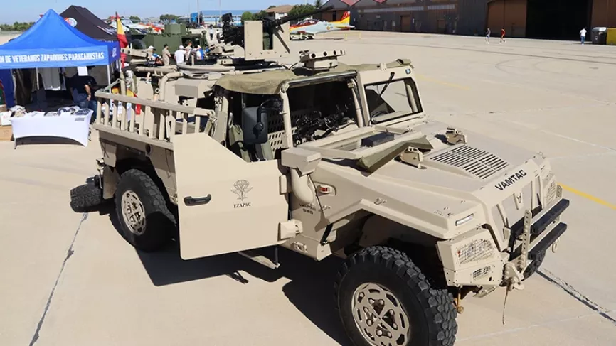 Vista del nuevo VAMTAC ST5 VMOE del EZAPAC. Foto: Julio Maíz