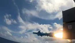 Misil antibuque CM-90 lanzado desde el patrullero oce�nico de vigilancia AB Kari�a (PO-14). Foto: Armada Bolivariana 