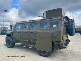 As� es la versi�n del blindado multiprop�sito Buran con 5 ventanillas blindadas en cada costado y distinta configuraci�n en lo que a puertas de acceso al interior se refiere.  (Octavio D�ez C�mara) 