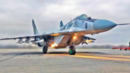 Uno de los MiG-29 de la 40� Brigada de Aviaci�n T�ctica, lleva en su fuselaje una imagen una imagen que evoca a los �Fantasmas de Kiev�. (Foto Ministerio de Defensa de Ucrania)