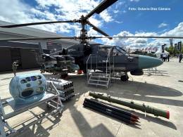 El Ka-52E es un helic�ptero de reconocimiento y combate especialmente potente en su armamento y ahora se le ha reemplazado el pedestal de sensores antiguo -que se observa a la izquierda- por otro nuevo. (Octavio D�ez C�mara) 