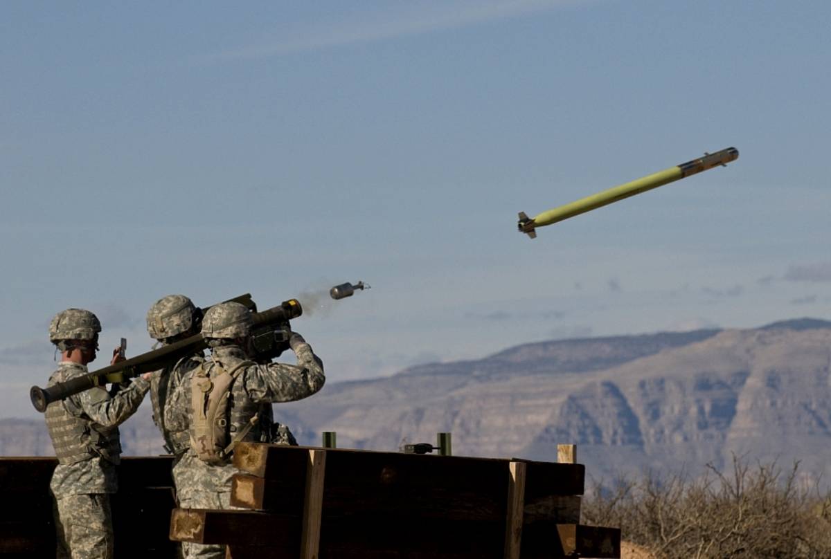 Momento del lanzamiento de un misil Stinger, durante unos ejercicios. (Raytheon Missile Systems) Momento del lanzamiento de un misil Stinger, durante unos ejercicios. (Raytheon Missile Systems)