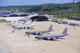 Aviones de inteligencia Boeing E-3B Sentry (AWACS), Boeing RC-135U y reabastecedores Boeing KC-135 Stratotanker en la Base de Misi�n de Operaciones Avanzadas de Curazao. (Foto: USSOUTHCOM)