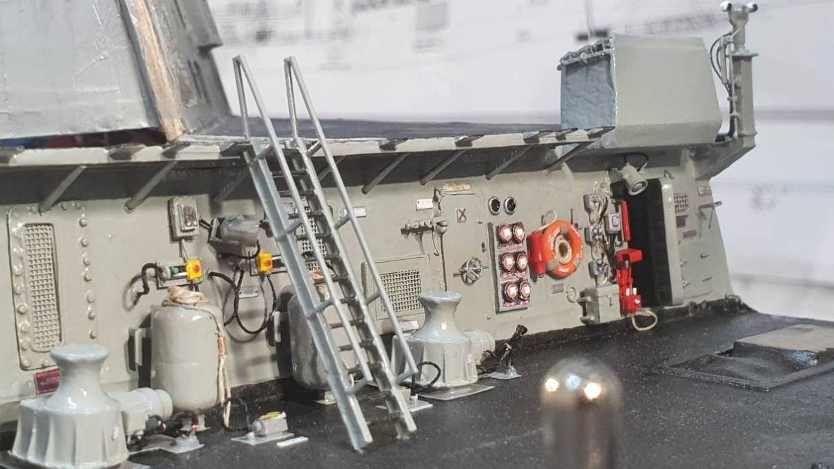 Hasta el más mínimo detalle del interior y exterior del buque. Hasta el más mínimo detalle del interior y exterior del buque.