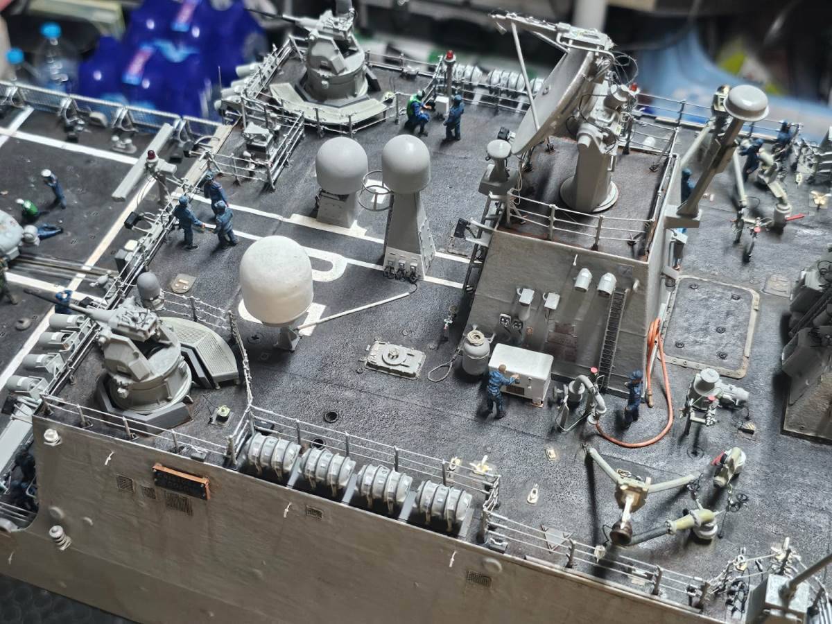 Gran detalle en la zona superior del puente. Gran detalle en la zona superior del puente.