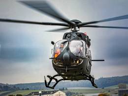 La ministra de Defensa de Honduras, Rixi Moncada, a bordo de uno de los dos primeros H145 entregados a la Fuerza A�rea de Honduras.