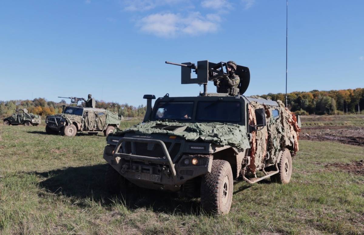 Línea de VAMTAC ST5 del Batallón de Zapadores VI. Línea de VAMTAC ST5 del Batallón de Zapadores VI.