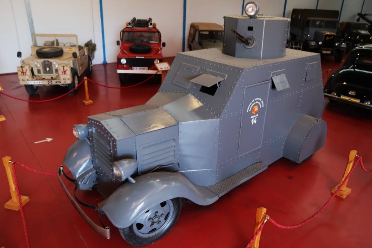 El blindado “Bilbao” Modelo 1932, que se expone en el museo del PCMVR nº 1. (foto Julio Maíz Gutiérrez) El blindado “Bilbao” Modelo 1932, que se expone en el museo del PCMVR nº 1. (foto Julio Maíz Gutiérrez)