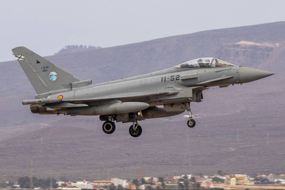 Este Eurofighter del Ala 11, lleva en la cola el símbolo de la participación en el reciente despliegue Pacific Skies 2024. Este Eurofighter del Ala 11, lleva en la cola el símbolo de la participación en el reciente despliegue Pacific Skies 2024.