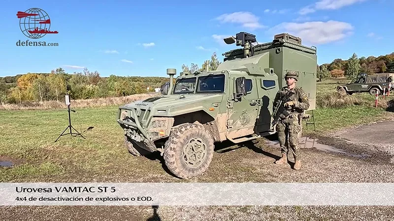 Primer despliegue internacional del 4x4 Urovesa VAMTAC ST 5 de desactivación de explosivos o EOD en Eslovaquia. Primer despliegue internacional del 4x4 Urovesa VAMTAC ST 5 de desactivación de explosivos o EOD en Eslovaquia.
