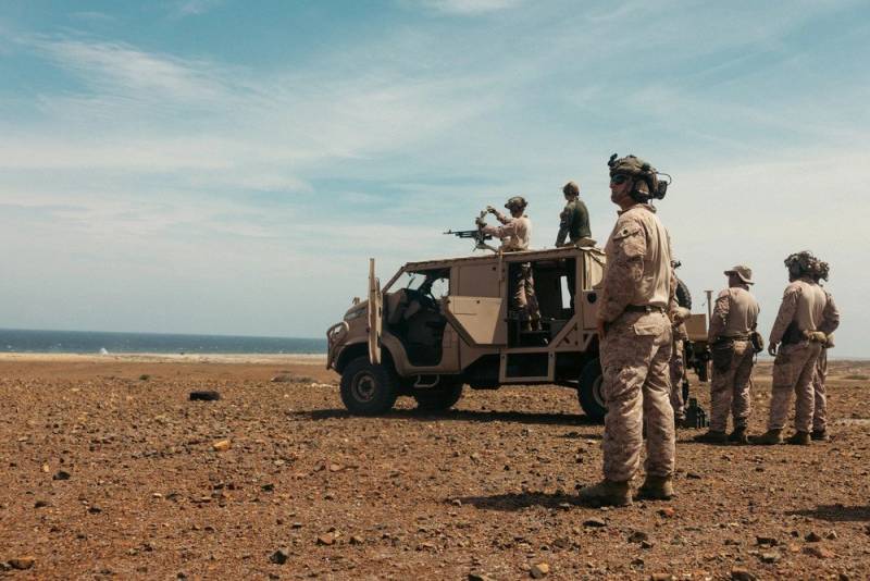 Rearmado de una ametralladora FN Mag de un vehículo táctico DMV 4x4 Anaconda. (Foto: Korps Mariniers) Rearmado de una ametralladora FN Mag de un vehículo táctico DMV 4x4 Anaconda. (Foto: Korps Mariniers)