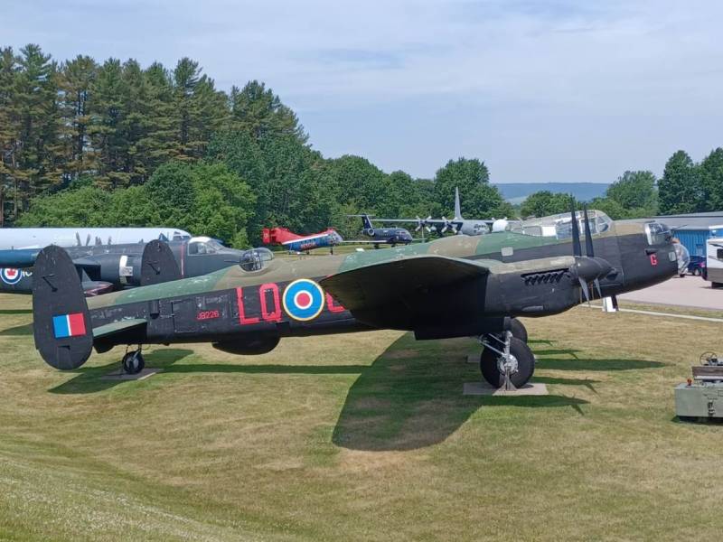 El Avro “Lancaster” Mark X, expuesto en la CFB Greenwood. (Foto Stephane Andris) El Avro “Lancaster” Mark X, expuesto en la CFB Greenwood. (Foto Stephane Andris)