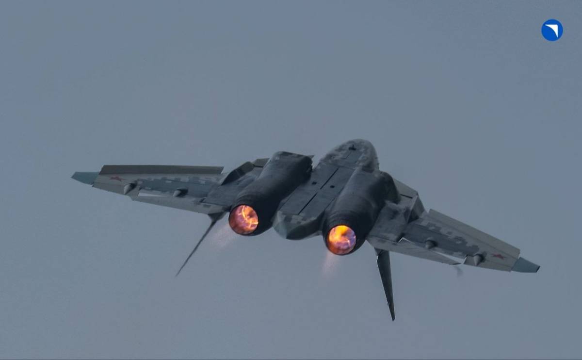 SU-57.-El envolvente de vuelo del Su-57 es excepcional, lo mismo que sus características como cazabombardero multipropósito. (UAC) SU-57.-El envolvente de vuelo del Su-57 es excepcional, lo mismo que sus características como cazabombardero multipropósito. (UAC)