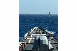 Patrullero �Vig�a� durante seguimiento a buques rusos.