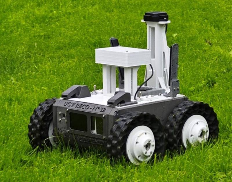 El UGV RECO durante las pruebas (COHEMO) El UGV RECO durante las pruebas (COHEMO)