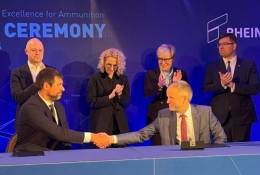 La firma del acuerdo (Rheinmetall)