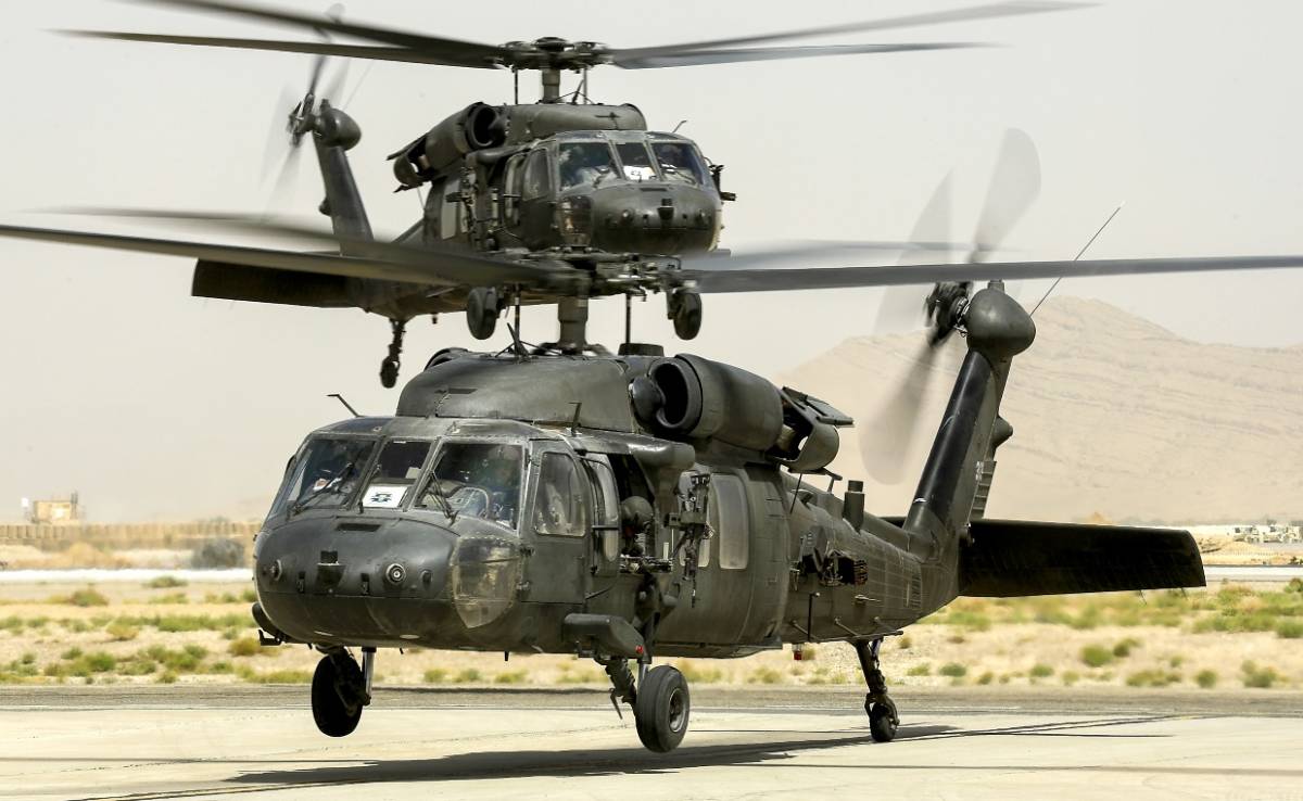 Aviacion del EA pretende reemplazar a sus Bell UH-1H con el Black Hawk. Aviacion del EA pretende reemplazar a sus Bell UH-1H con el Black Hawk.