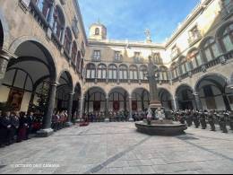 La primera parte de la ceremonia de la Pascua Militar 2025 en Barcelona tuvo lugar en el claustro del Palacio de la Capitana General. (Octavio Dez Cmara)