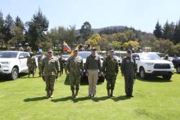 Entrega de los nuevos vehculos tipo pick up.