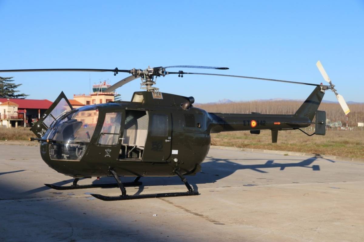 Otro de los helicópteros que empleo el BHELMA III fue el Messerschmitt-Bölkow-Blohm MBB Bö-105. Otro de los helicópteros que empleo el BHELMA III fue el Messerschmitt-Bölkow-Blohm MBB Bö-105.