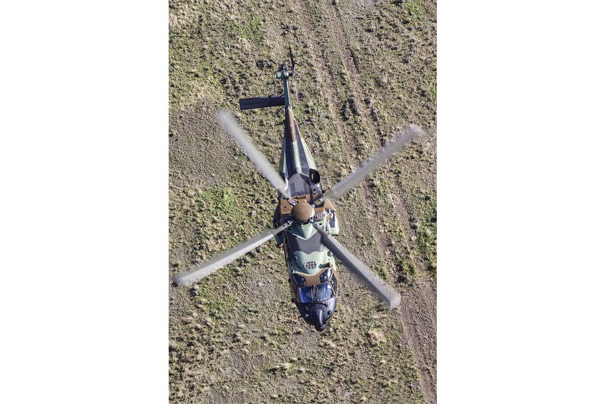 Vista superior del NH90 de la Aviación del Ejército de Tierra español. (foto Rubén Galindo) Vista superior del NH90 de la Aviación del Ejército de Tierra español. (foto Rubén Galindo)
