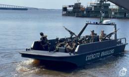 Una de las nuevas lanchas del Ejrcito Brasileo.