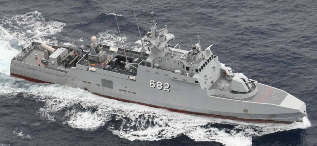 Buque Ambassador MK III de la Armada de Egipto. Buque Ambassador MK III de la Armada de Egipto.