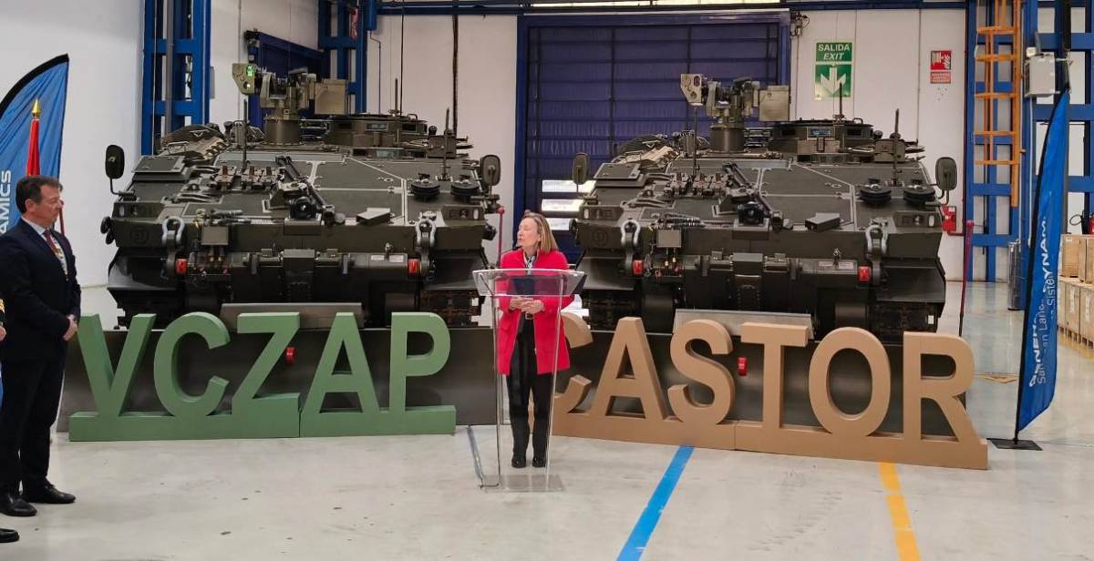 La Secretaria de Estado Amparo Valcarce y Juan Escriña Director General de GDELS – SBS durante el acto de entrega (GDELS-SBS) La Secretaria de Estado Amparo Valcarce y Juan Escriña Director General de GDELS – SBS durante el acto de entrega (GDELS-SBS)