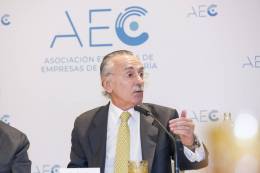 Luis Furnells durante su intervencin (AEC)