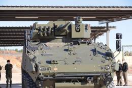 Uno de los 8x8 durante una presentacin a la ministra de Defensa en 2021 (Ministerio de Defensa)