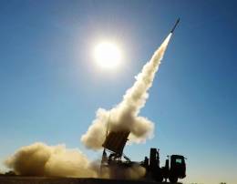 Lanzamiento de un misil del sistema Iron Dome. Foto: Rafael-Raytheon.