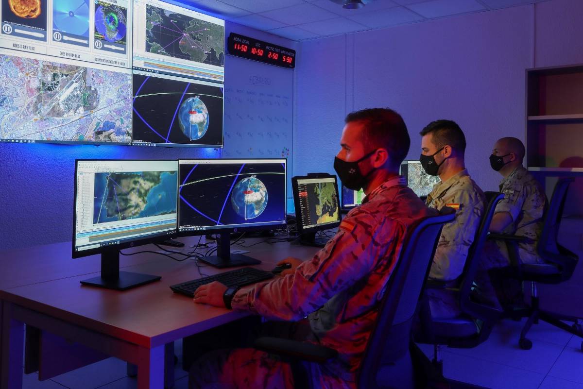 Personal del Centro de Operaciones y Vigilancia Espacial del Ejército del Aire y del Espacio. (GMV) Personal del Centro de Operaciones y Vigilancia Espacial del Ejército del Aire y del Espacio. (GMV)