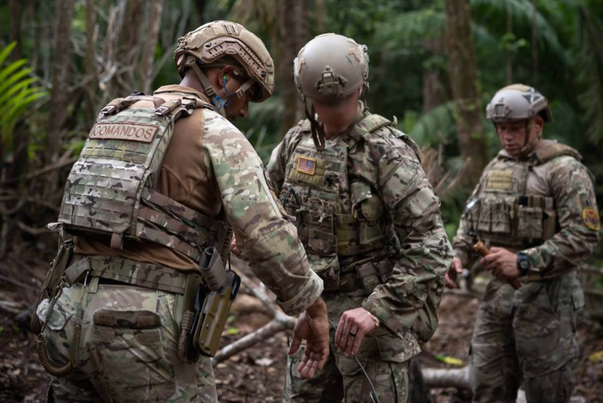 Fuerzas especiales del SENAN y del 7th SFG. (Foto: SOCSOUTH)