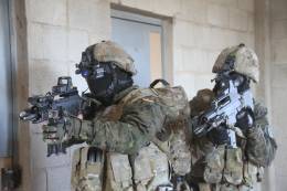 El MOE del Ejrcito de Tierra dispone hoy de 3 grupos de militares de lite especializados en OE del ms alto nivel.