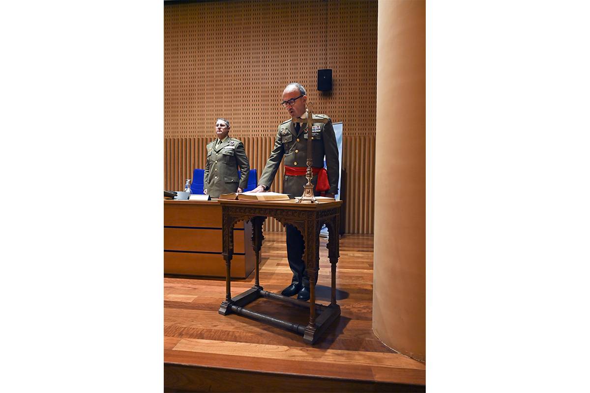 Acto de toma de posesión. (Ejército de Tierra) Acto de toma de posesión. (Ejército de Tierra)