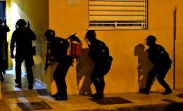 Durante la Operacin Barbados los guardias civiles han actuado en detenciones provistos con fusiles de asalto tipo M4. (Guardia Civil)
