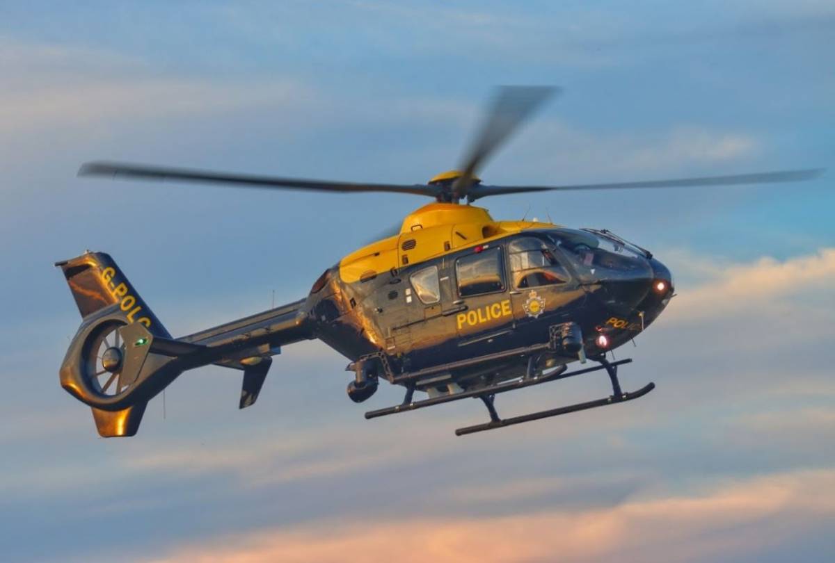 Uno de los actuales EC135T2+ (versión anterior del H135) del NPAS. (foto Airbus Helicopters) Uno de los actuales EC135T2+ (versión anterior del H135) del NPAS. (foto Airbus Helicopters)